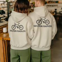 Lade das Bild in den Galerie-Viewer, „MTB-Selten Radlos" (Rückendruck) - Unisex Organic Hoodie