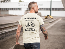 Lade das Bild in den Galerie-Viewer, „Legenden“ (Rückendruck) - Unisex T-Shirt
