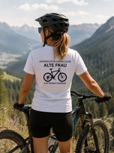 Lade das Bild in den Galerie-Viewer, „Alte Frau (MTB)“ (Rückendruck) - Unisex T-Shirt
