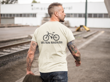 Lade das Bild in den Galerie-Viewer, „MTB - selten radlos“ (Rückendruck) - Unisex T-Shirt
